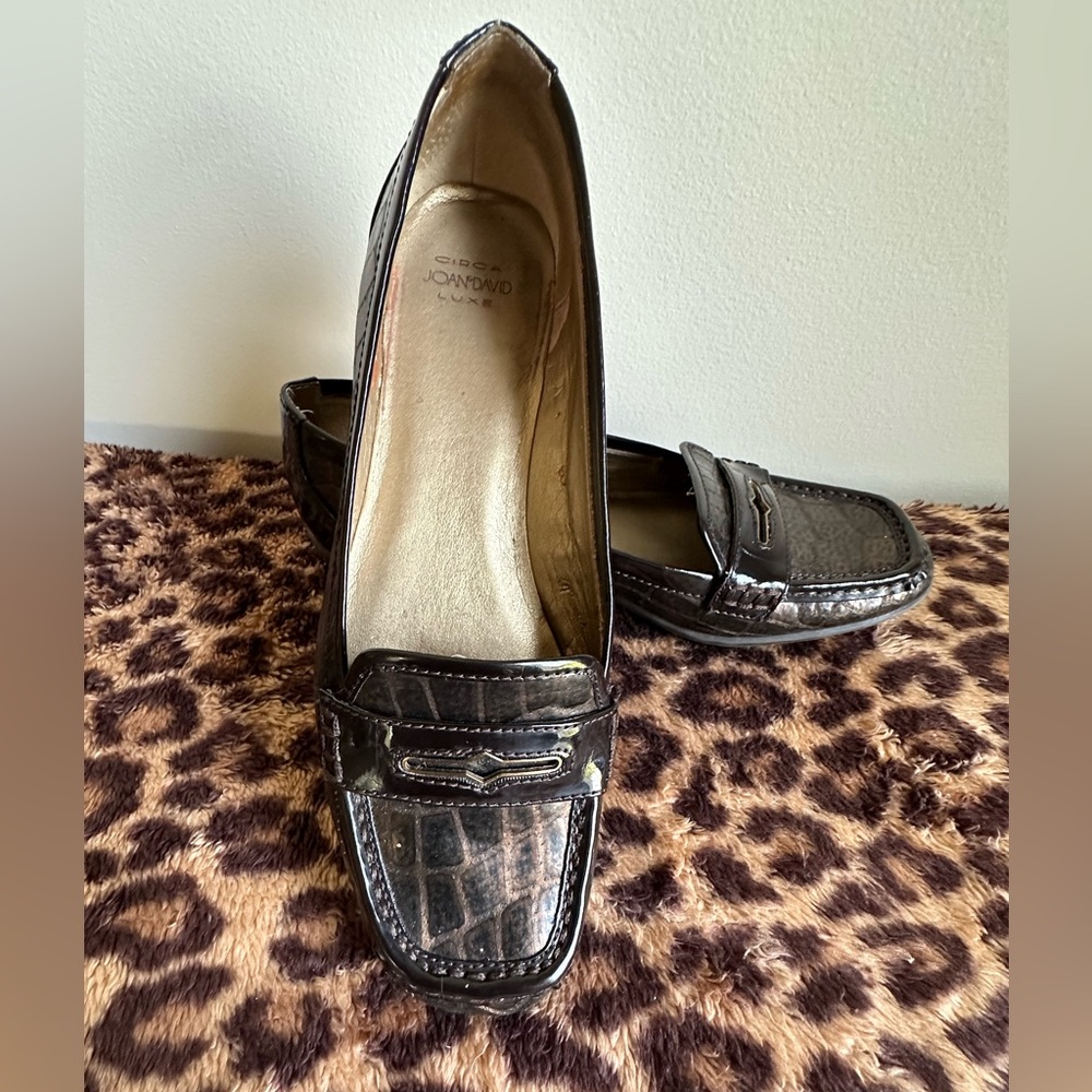 Circa Joan & David Luxe Metallic Brown Gold Flats Size 8